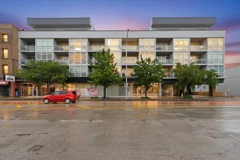 $449,000 | 1610 West Fullerton Avenue, Unit 403, Chicago, IL 60614