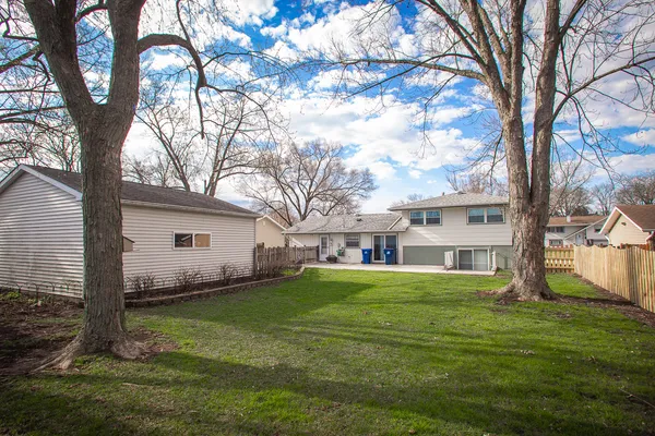 $459,900 | 1500 Bates Lane, Schaumburg, IL 60193