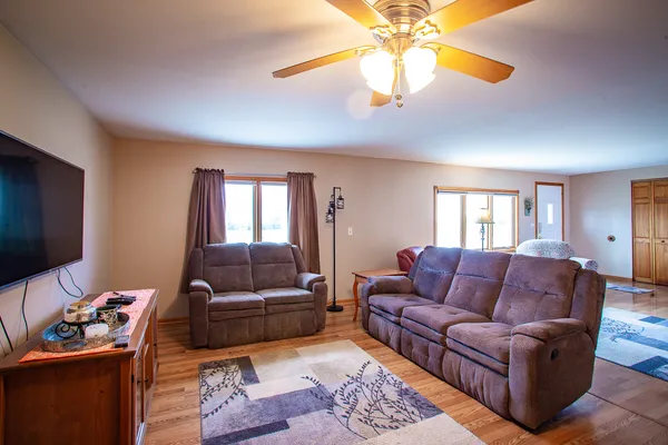 $459,900 | 1500 Bates Lane, Schaumburg, IL 60193