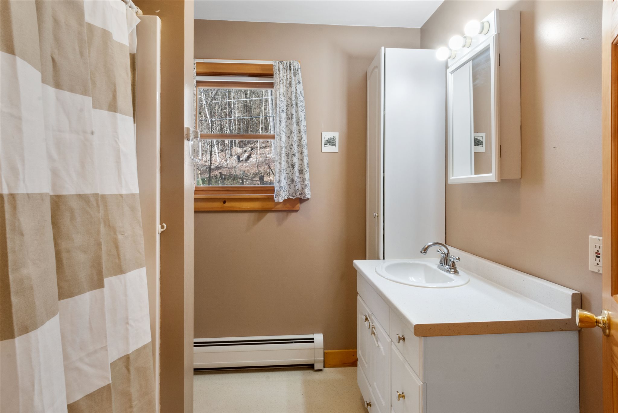 412 Harlow Road Sharon, VT 05068 - Photo 12 of 24 Gallery Image 12