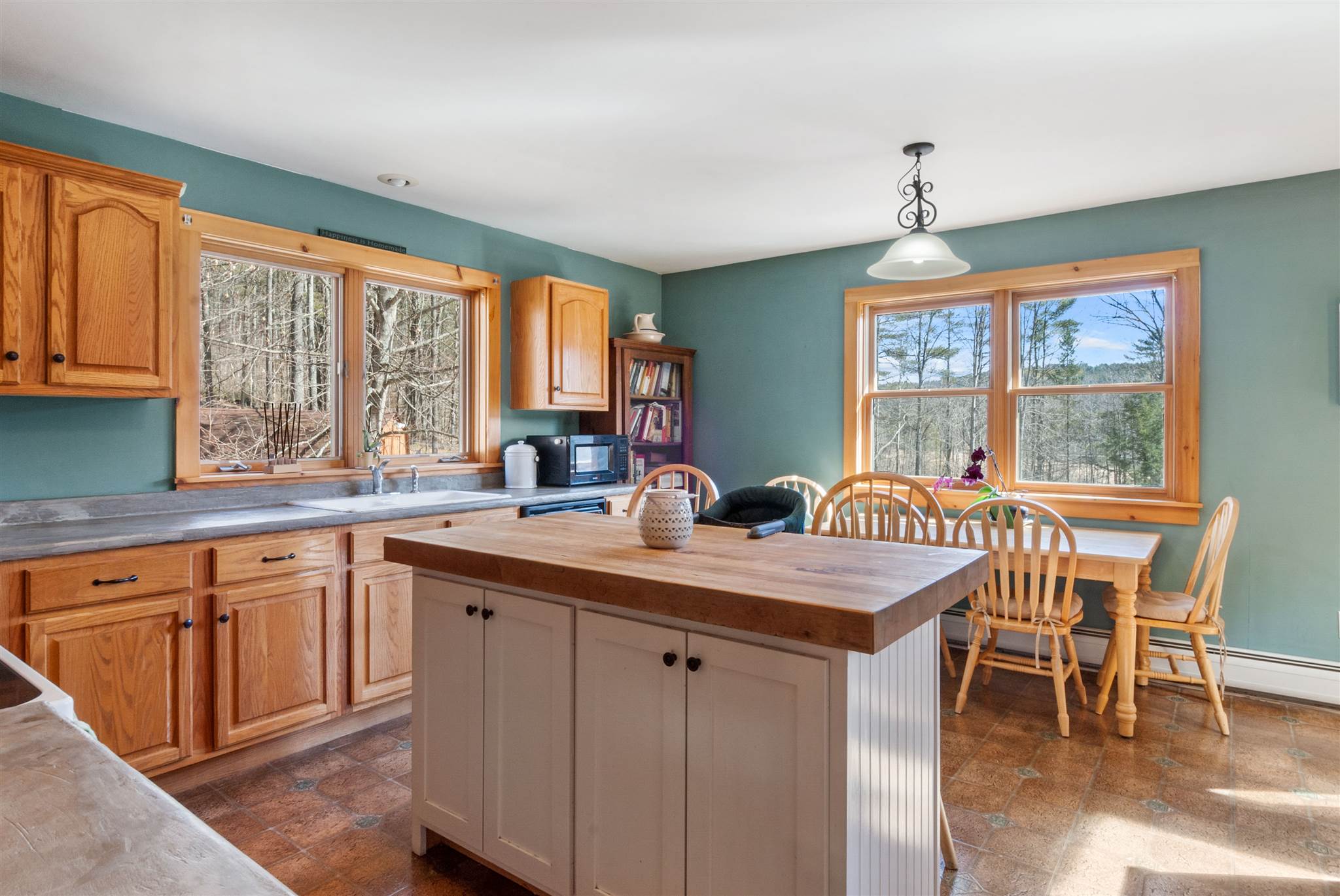412 Harlow Road Sharon, VT 05068 - Photo 6 of 24 Gallery Image 6