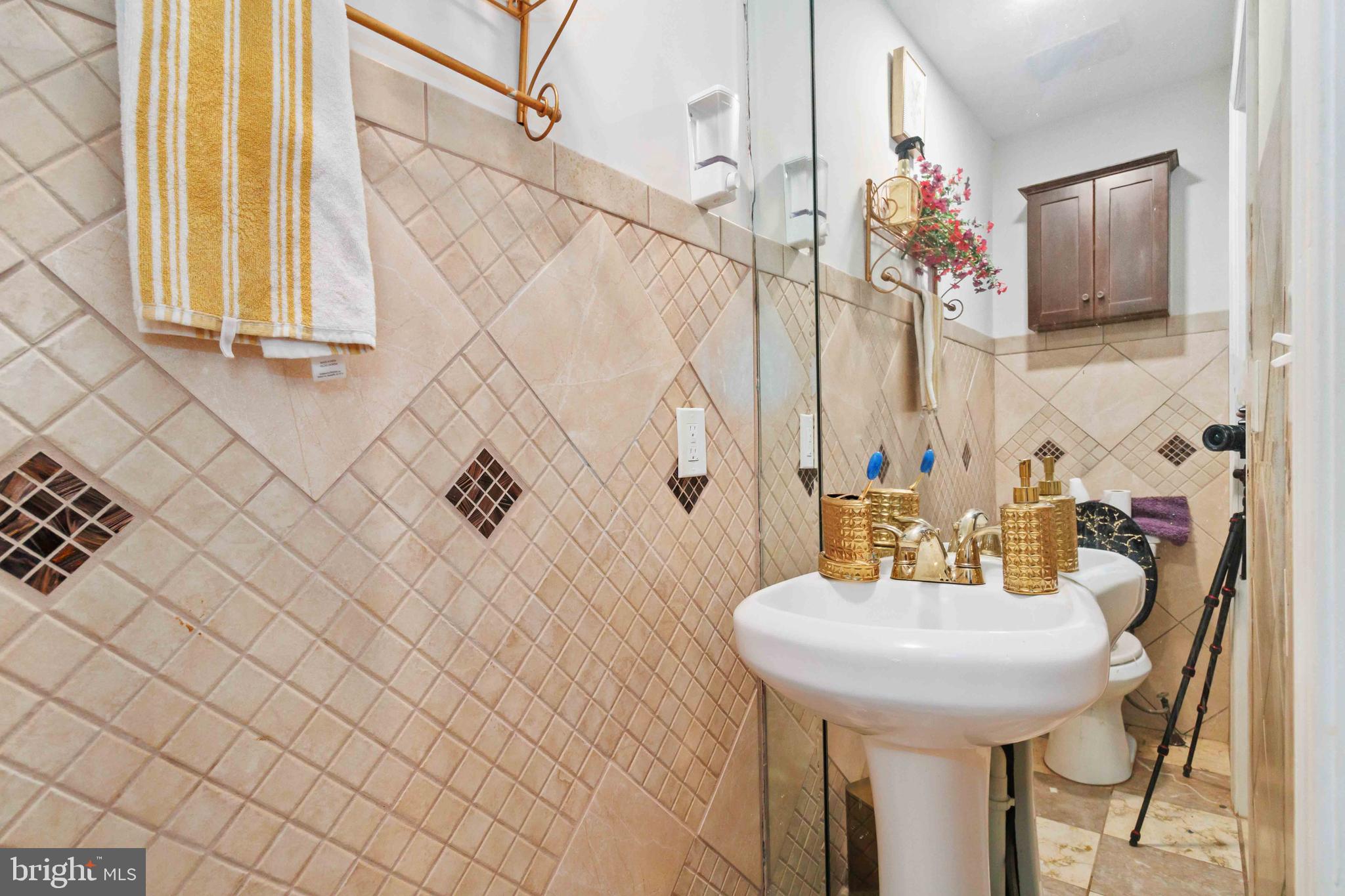 8035 Gilbert Street Philadelphia, PA 19150 - Photo 15 of 31 Primary Bedroom En Suite
