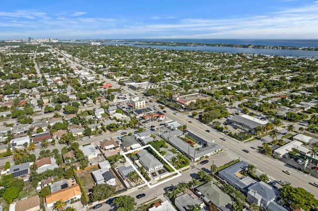 a view of a backyard with plants