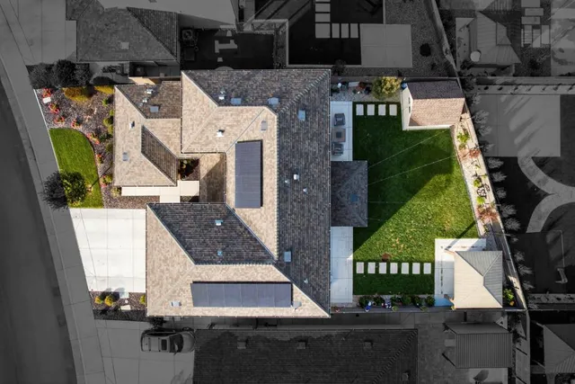 $799,999 | 979 Ayers Lane, Galt, CA 95632