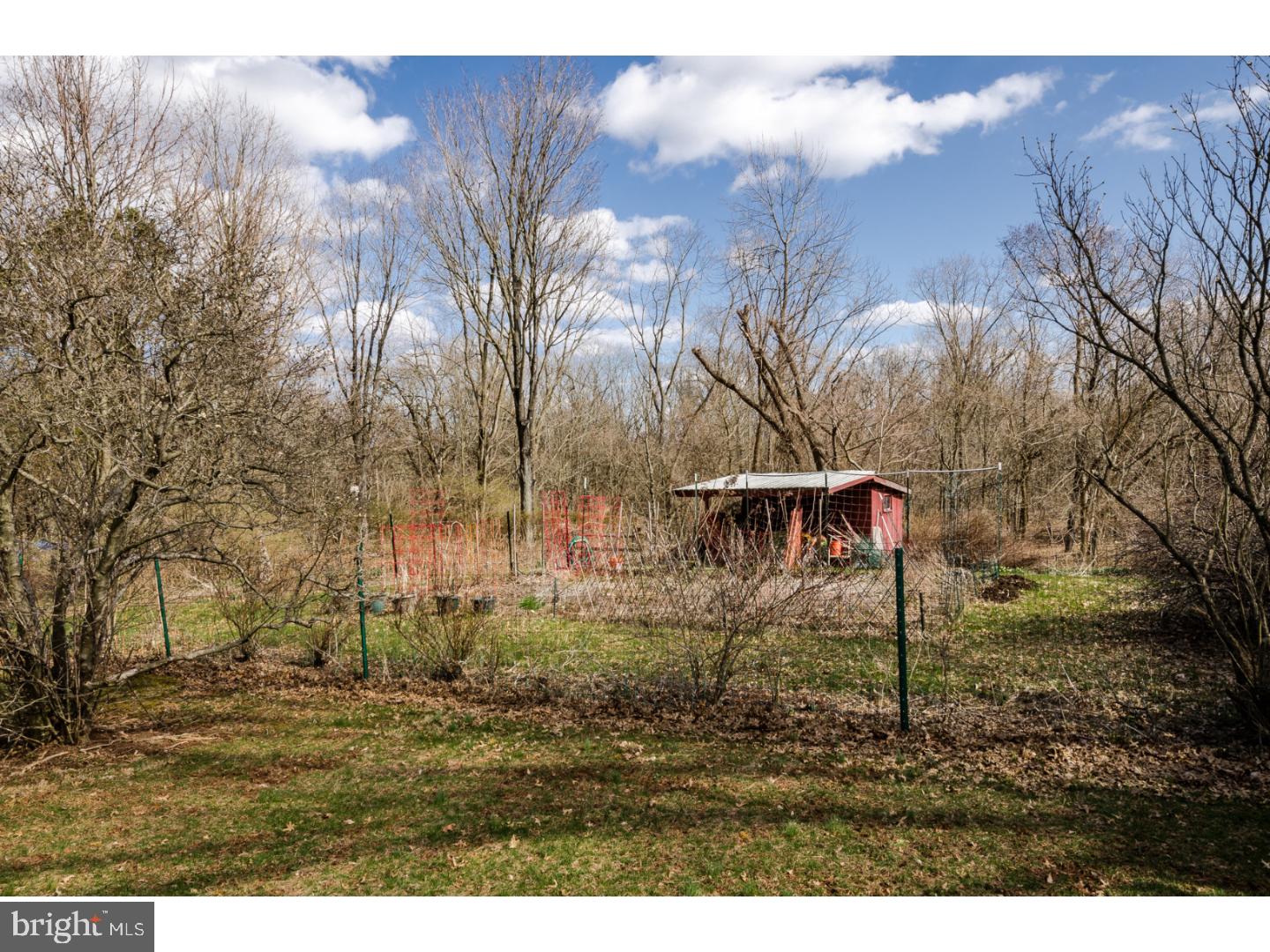 43 Dead Tree Run Road Belle Mead, NJ 08502 - Photo 22 of 34 a backyard of a house