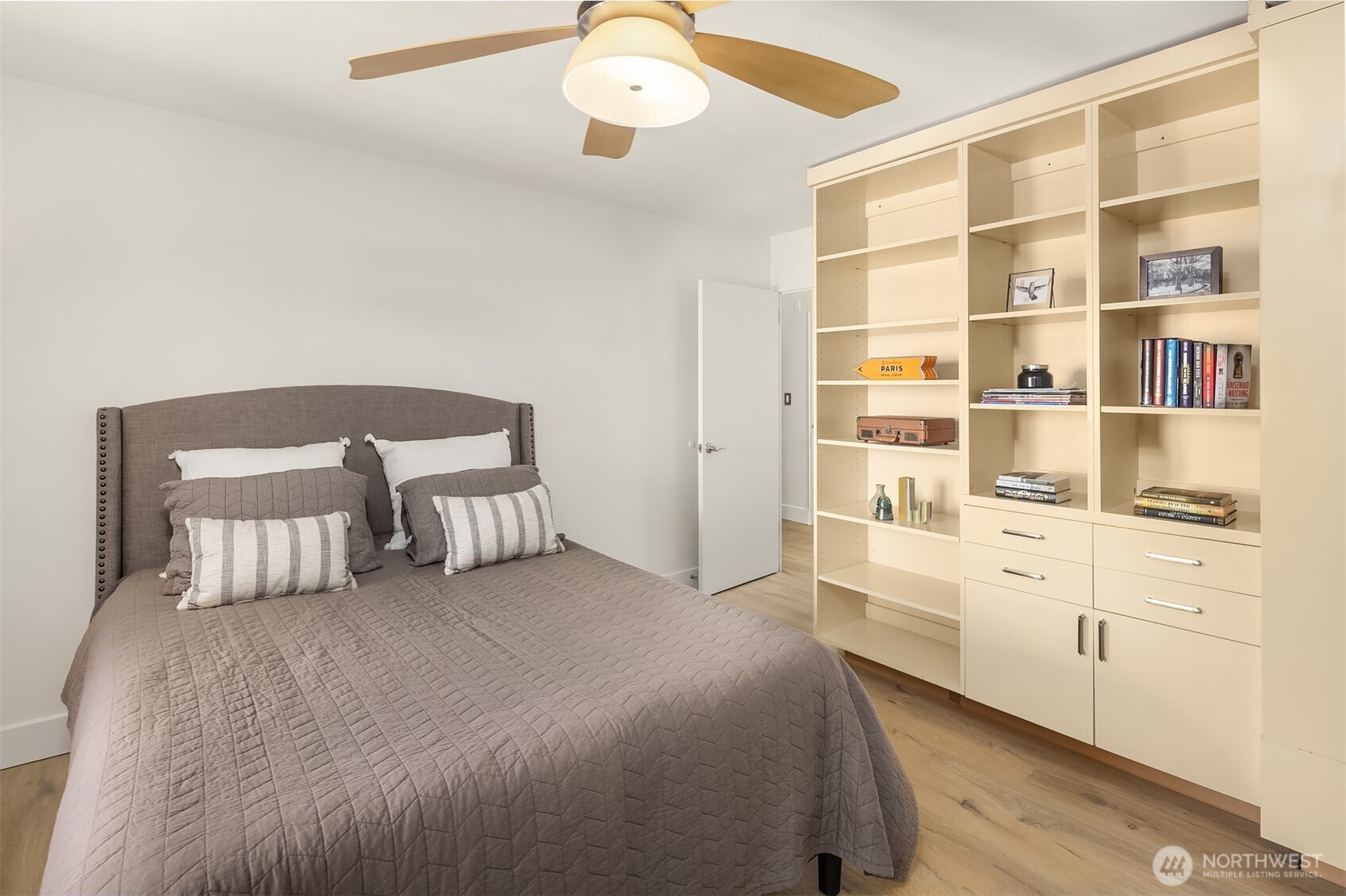 1105 Spring Street, Unit 1112 Seattle, WA 98104 - Photo 13 of 20