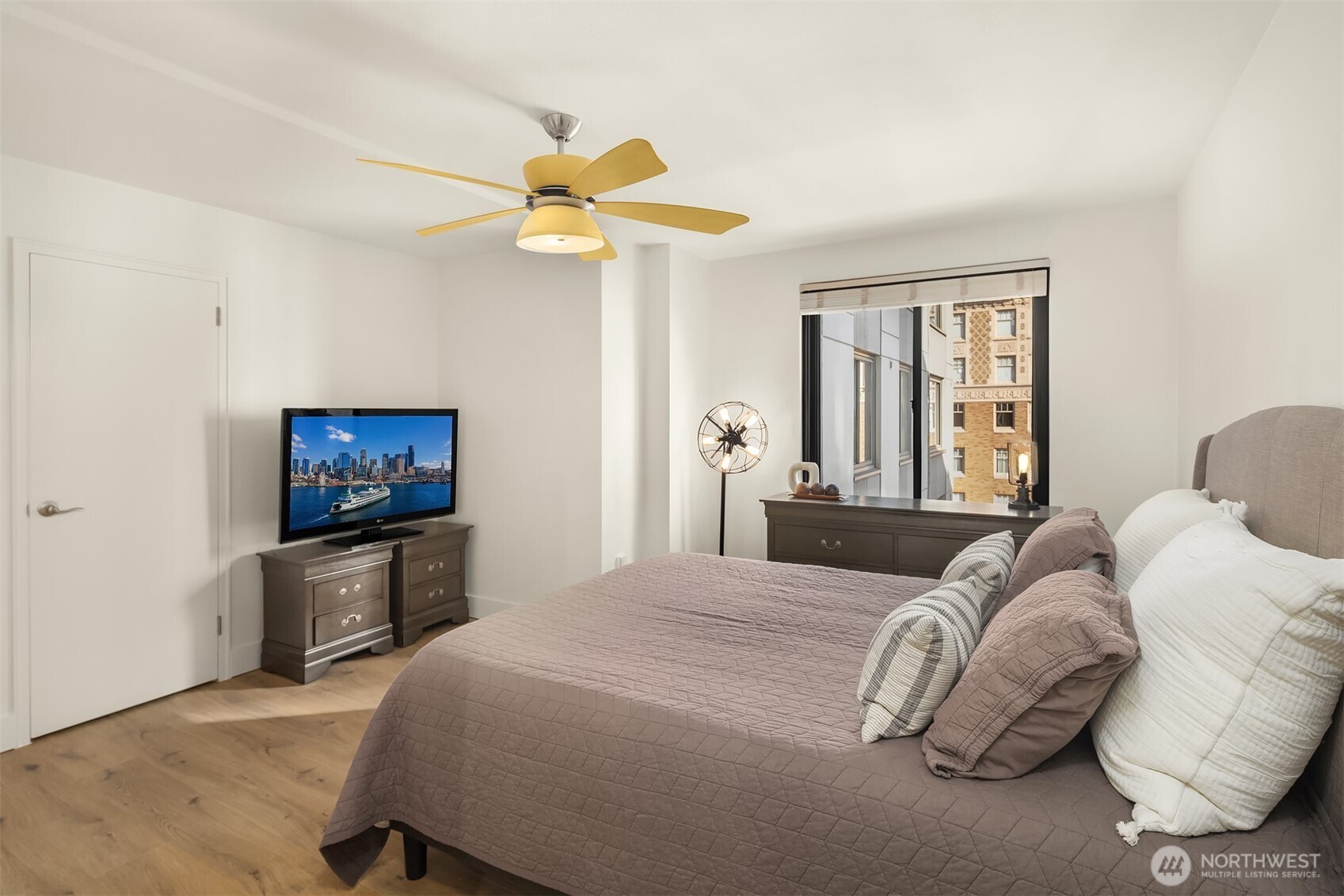 1105 Spring Street, Unit 1112 Seattle, WA 98104 - Photo 14 of 20