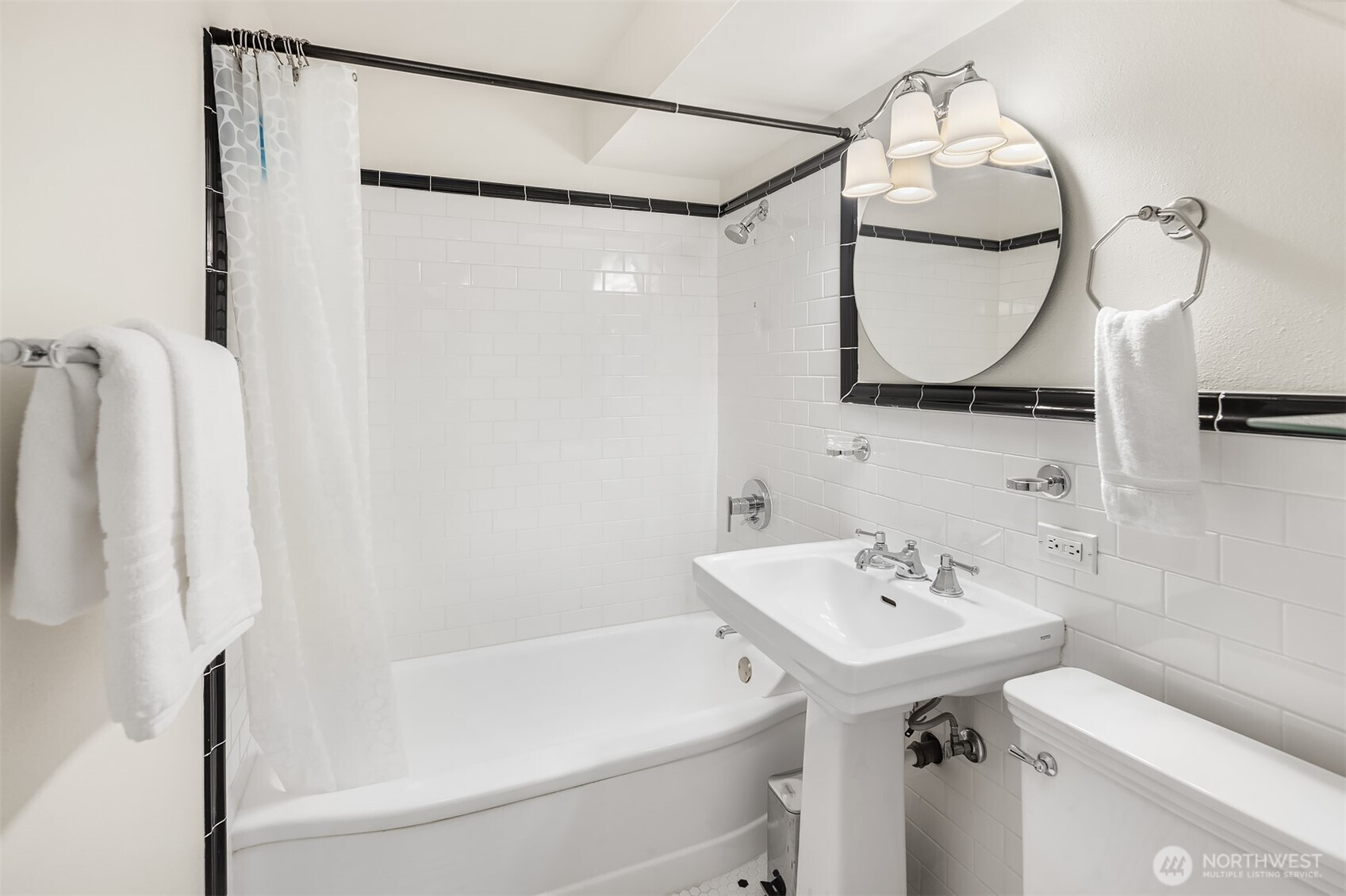 1105 Spring Street, Unit 1112 Seattle, WA 98104 - Photo 15 of 20
