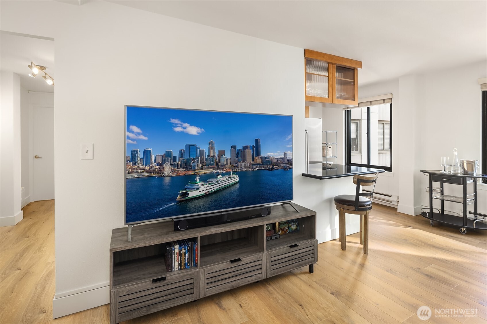 1105 Spring Street, Unit 1112 Seattle, WA 98104 - Photo 6 of 20