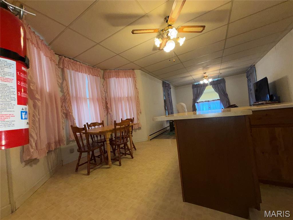 625 Montgomery Street Staunton, IL 62088 - Photo 3 of 33