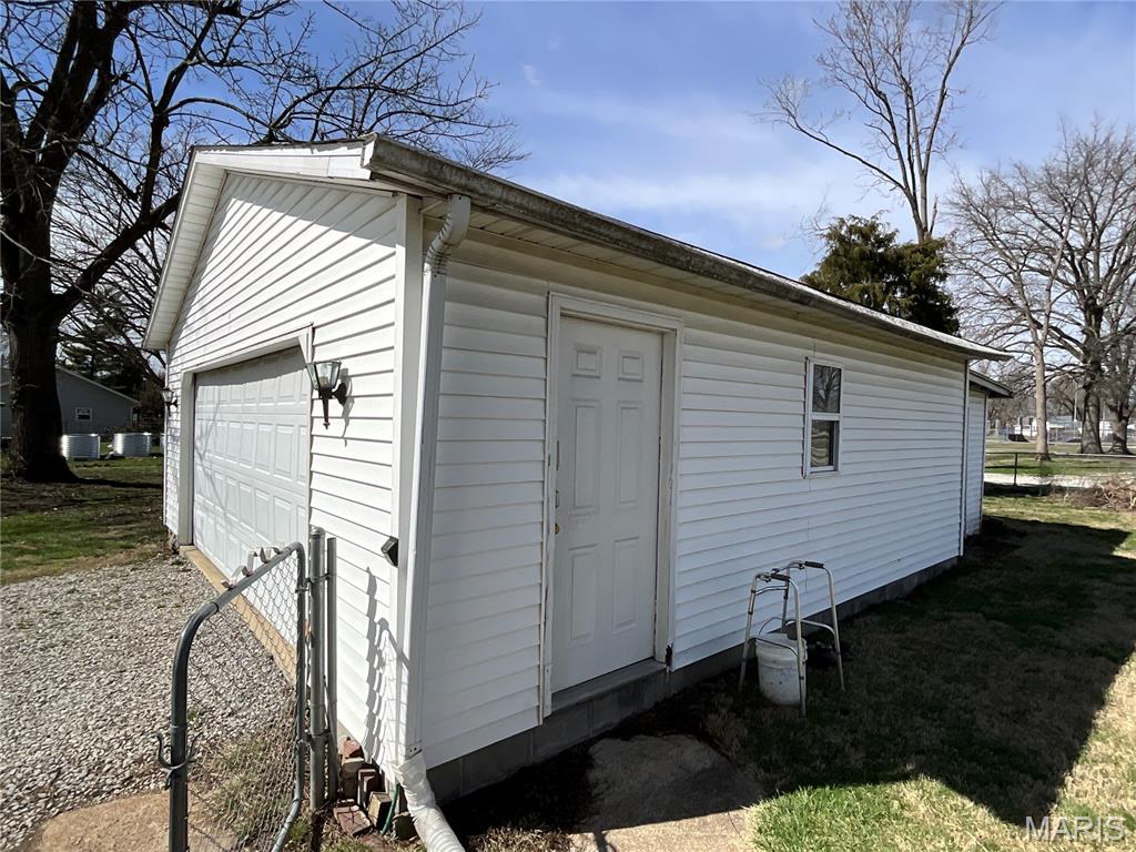 625 Montgomery Street Staunton, IL 62088 - Photo 31 of 33