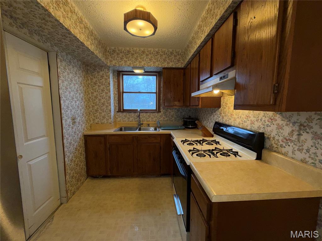 625 Montgomery Street Staunton, IL 62088 - Photo 5 of 33