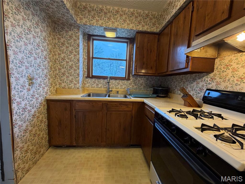 625 Montgomery Street Staunton, IL 62088 - Photo 9 of 33