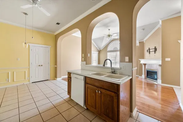$1,950 | 2311 Ragland Road, Mansfield, TX 76063