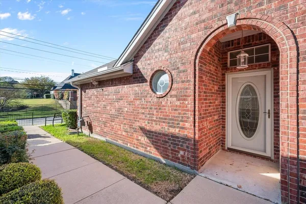 $1,950 | 2311 Ragland Road, Mansfield, TX 76063