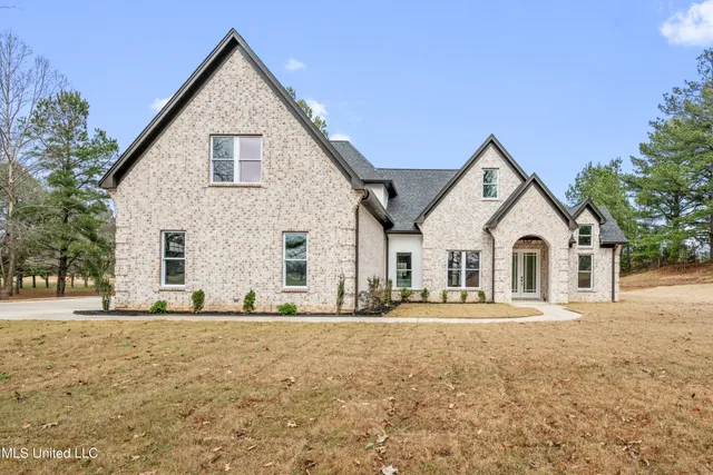 $590,000 | 4304 Edwin Road, Horn Lake, MS 38637