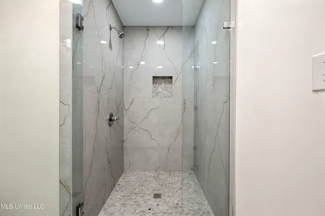 $590,000 | 4304 Edwin Road, Horn Lake, MS 38637