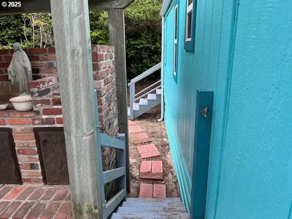 $191,000 | 1600 Rhododendron Drive, Unit 41, Florence, OR 97439