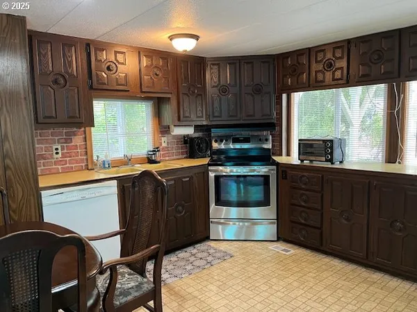 $191,000 | 1600 Rhododendron Drive, Unit 41, Florence, OR 97439