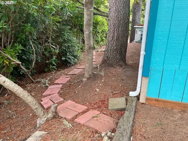 $191,000 | 1600 Rhododendron Drive, Unit 41, Florence, OR 97439