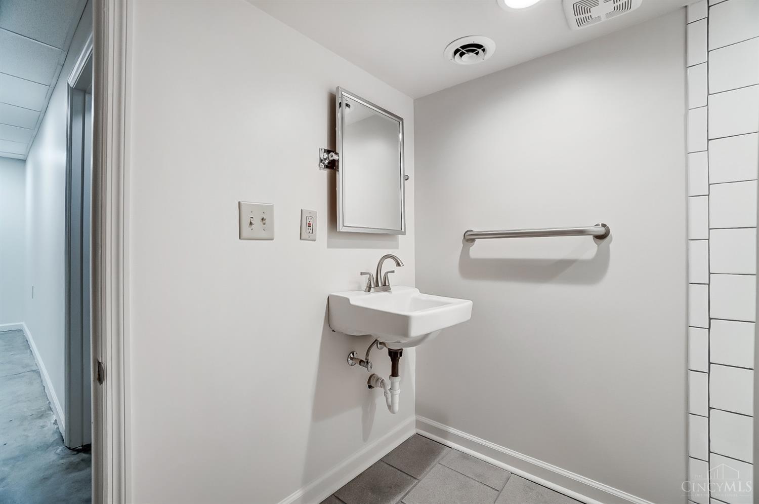 3790 West Fork Road Cincinnati, OH 45247 - Photo 37 of 54 Gallery Image 37