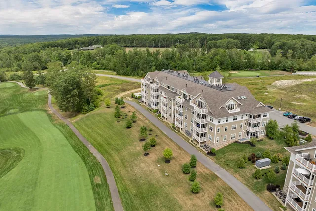$589,000 | 7 Longview Drive, Unit 105, Atkinson, NH 03811