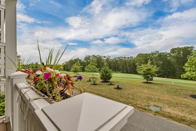 $589,000 | 7 Longview Drive, Unit 105, Atkinson, NH 03811