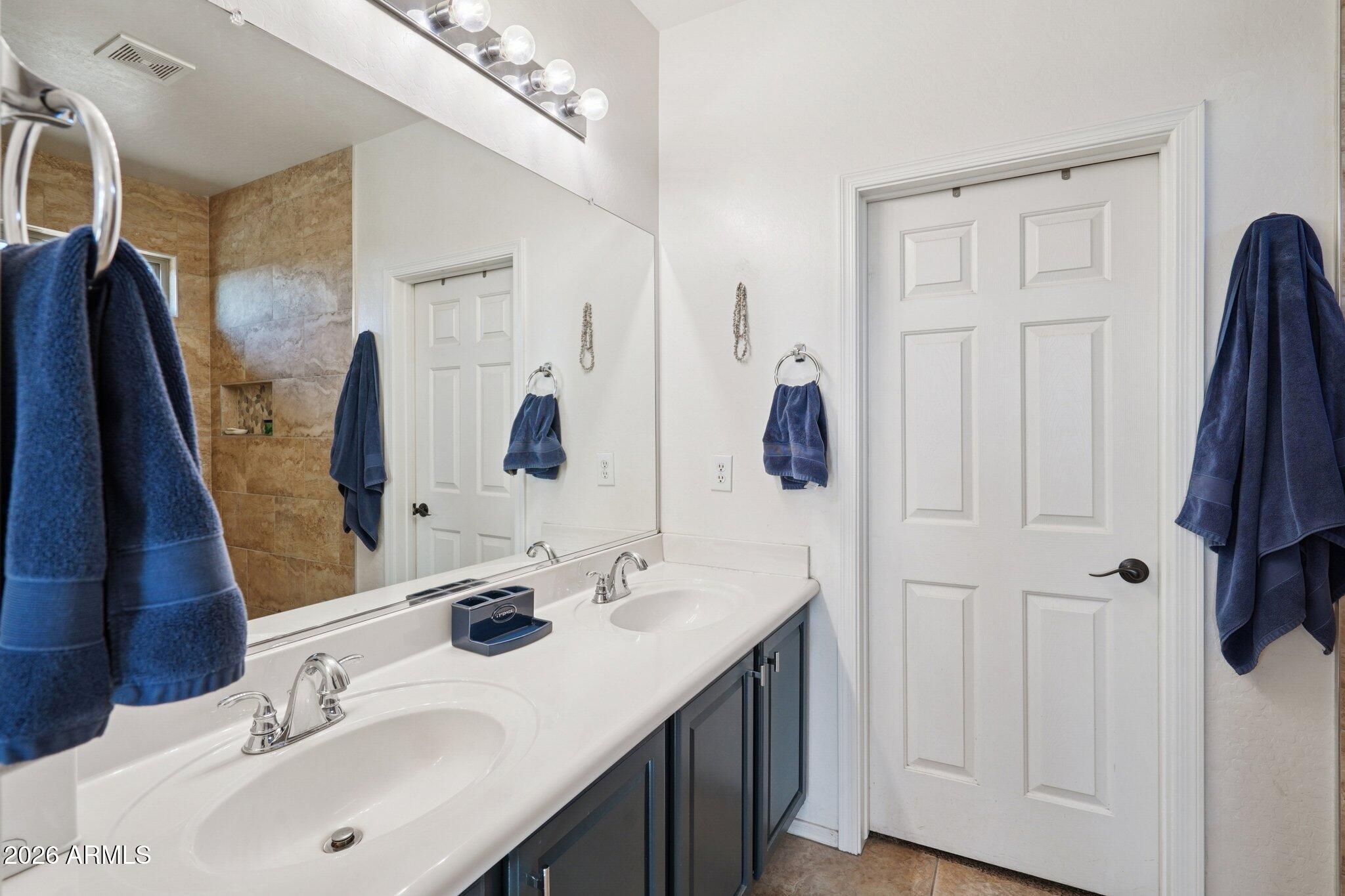 39516 North Noble Hawk Court Phoenix, AZ 85086 - Photo 23 of 62 32-web-or-mls-N Noble Hawk Ct-S0502-030