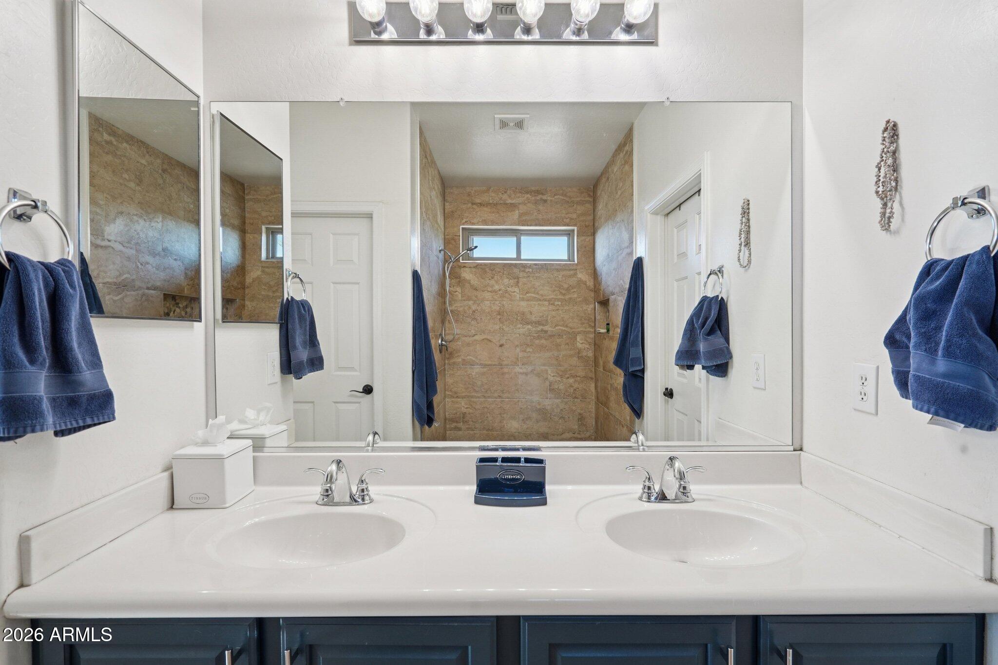 39516 North Noble Hawk Court Phoenix, AZ 85086 - Photo 25 of 62 34-web-or-mls-N Noble Hawk Ct-S0502-032