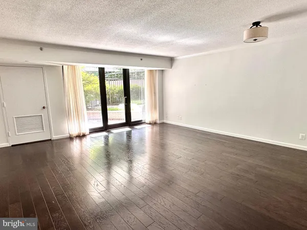 $399,900 | 1200 Crystal Drive, Unit 214, Arlington, VA 22202