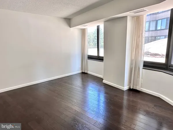 $399,900 | 1200 Crystal Drive, Unit 214, Arlington, VA 22202