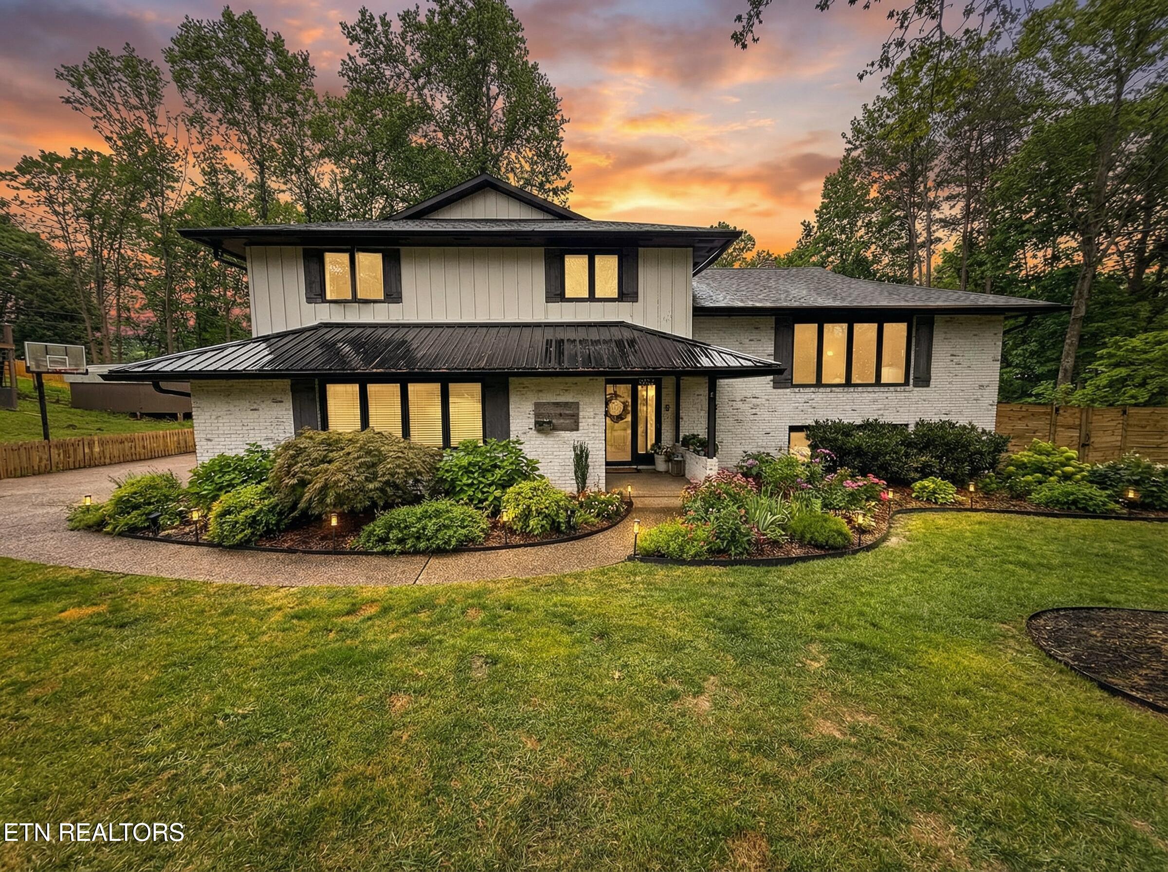 7947 Cranley Road Powell, TN 37849 - Photo 1 of 34 1