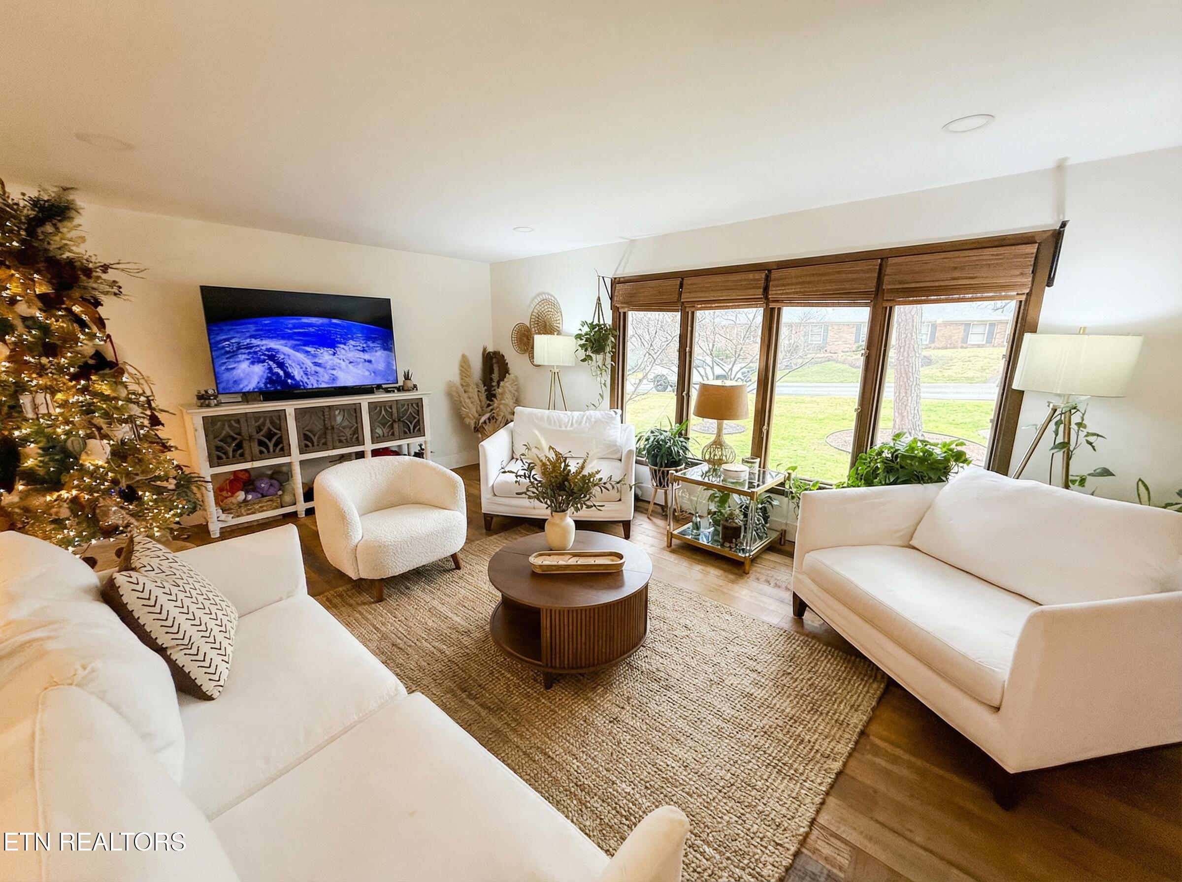 7947 Cranley Road Powell, TN 37849 - Photo 3 of 34 3