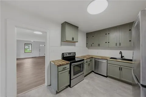 $169,000 | 2407 Seneca Street, St. Joseph, MO 64507