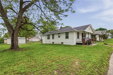 $169,000 | 2407 Seneca Street, St. Joseph, MO 64507