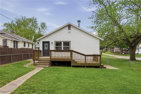 $169,000 | 2407 Seneca Street, St. Joseph, MO 64507