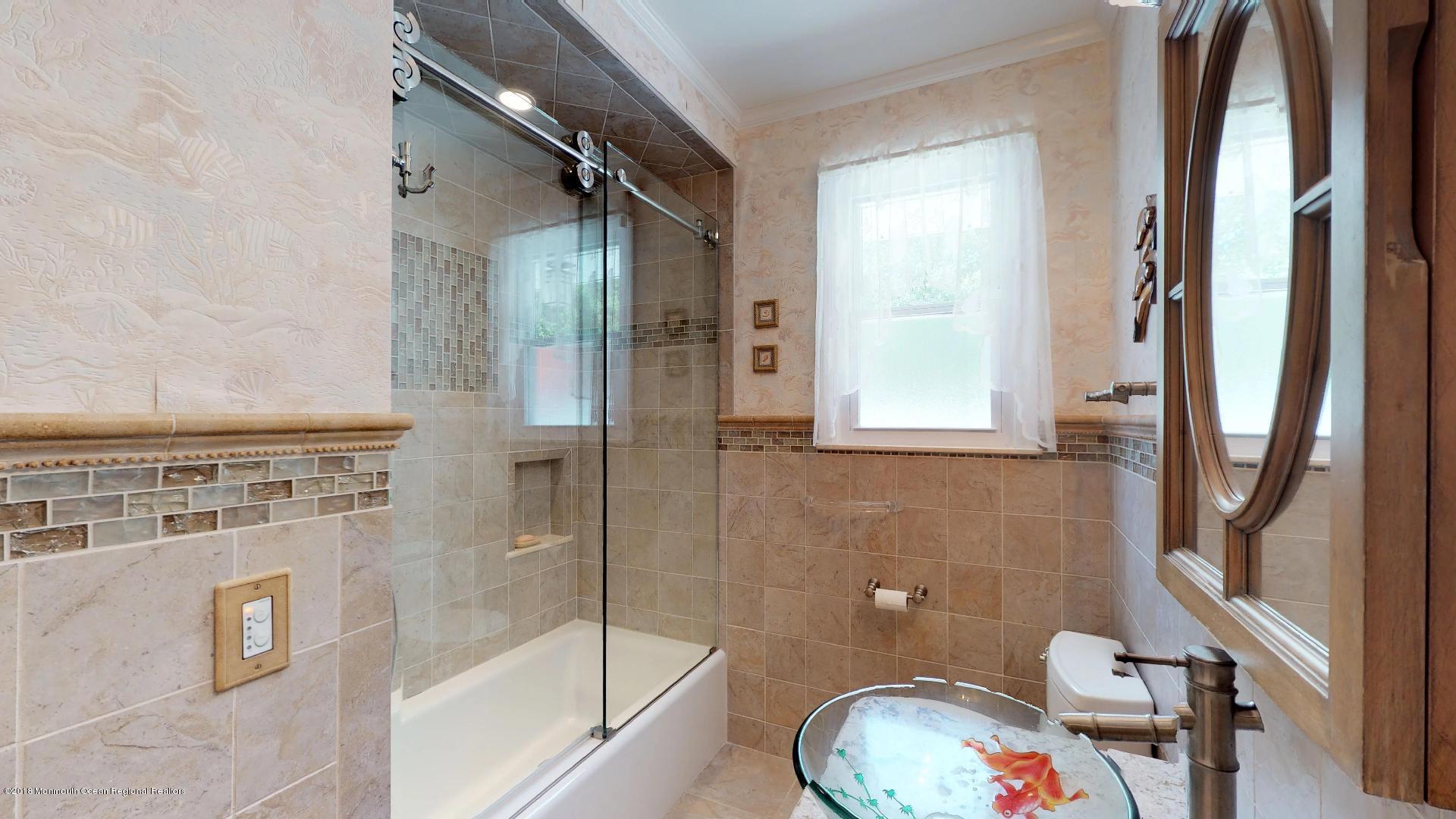 183 Harbor Inn Road Bayville, NJ 08721 - Photo 17 of 44 UQRfhadD8mk - Full Bath 2