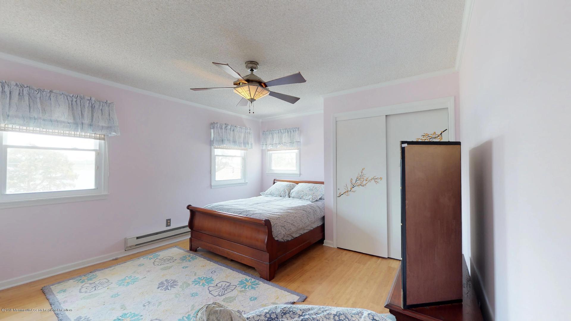 183 Harbor Inn Road Bayville, NJ 08721 - Photo 24 of 44 UQRfhadD8mk - Bedroom 5