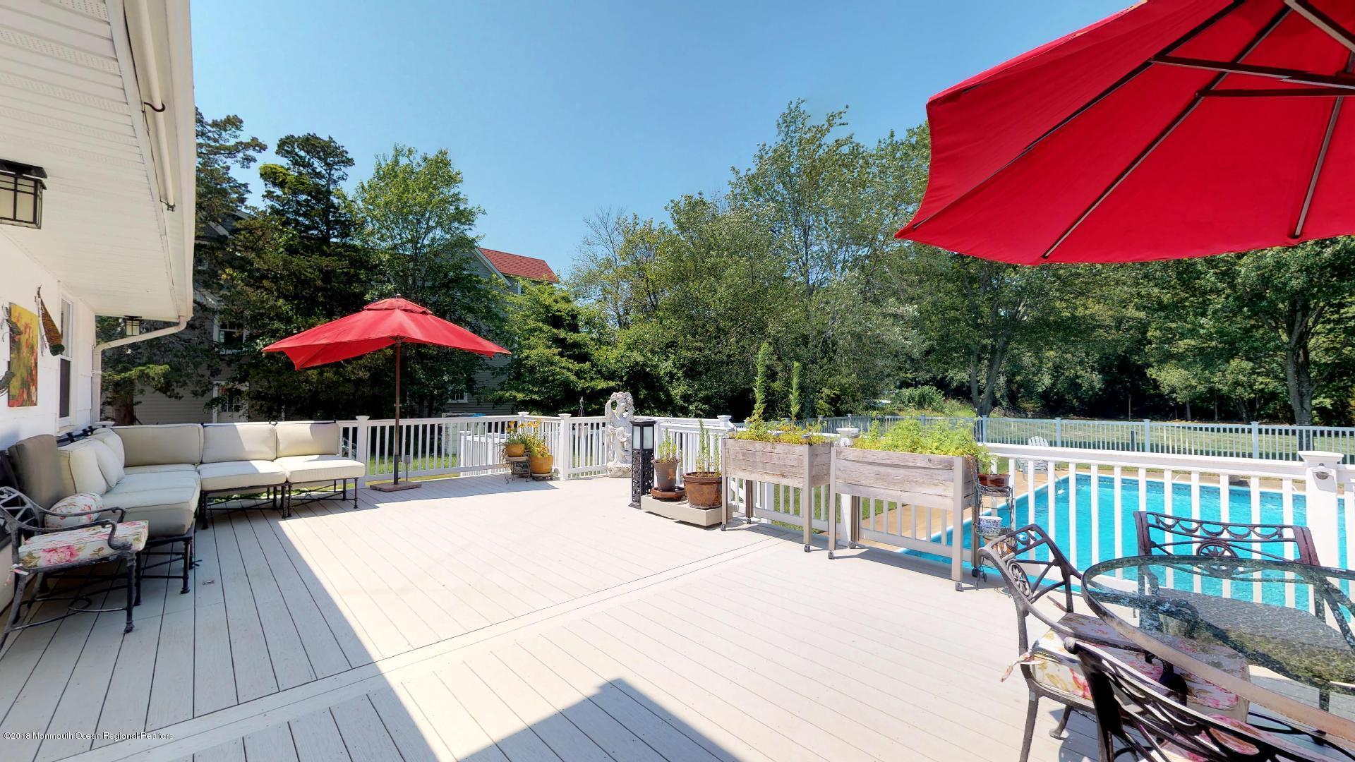 183 Harbor Inn Road Bayville, NJ 08721 - Photo 36 of 44 UQRfhadD8mk - Deck View 1