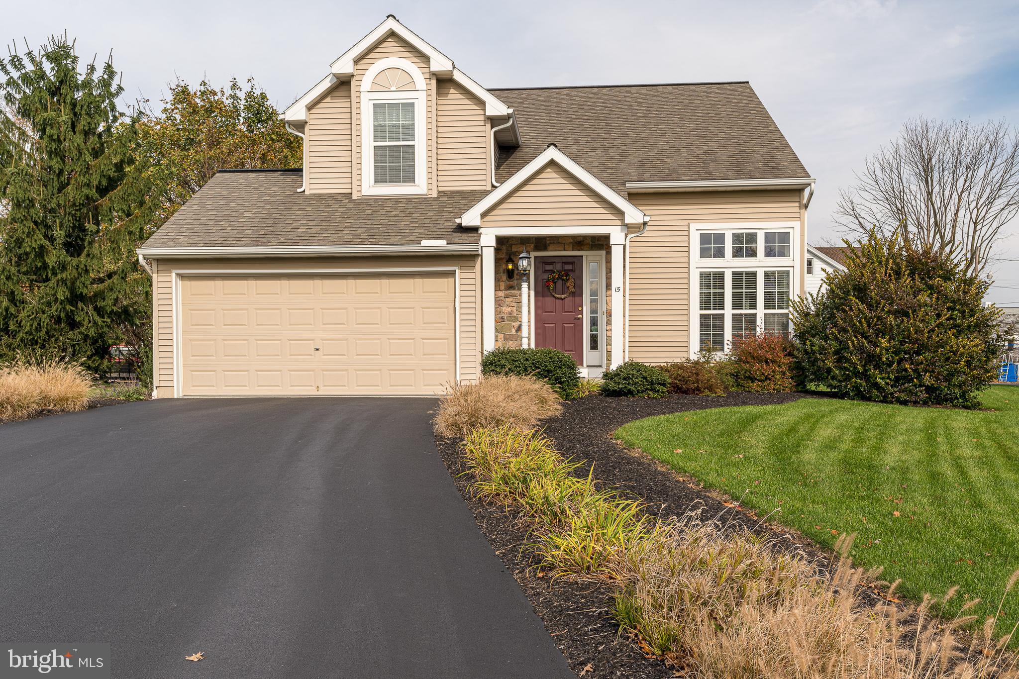 Warwick beauty nestled on a quiet culdesac