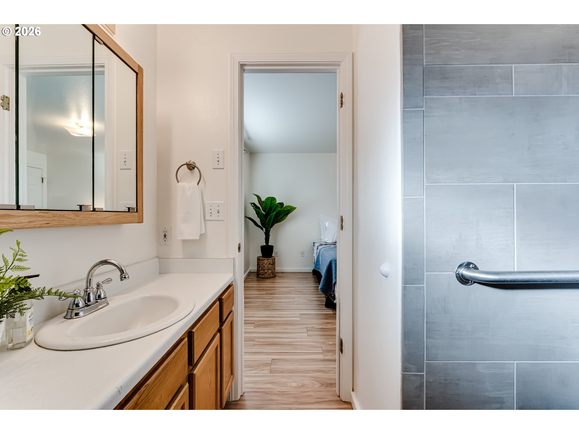 3497 Douglas Drive Springfield, OR 97478 - Photo 22 of 38 a bathroom with a sink and a mirror