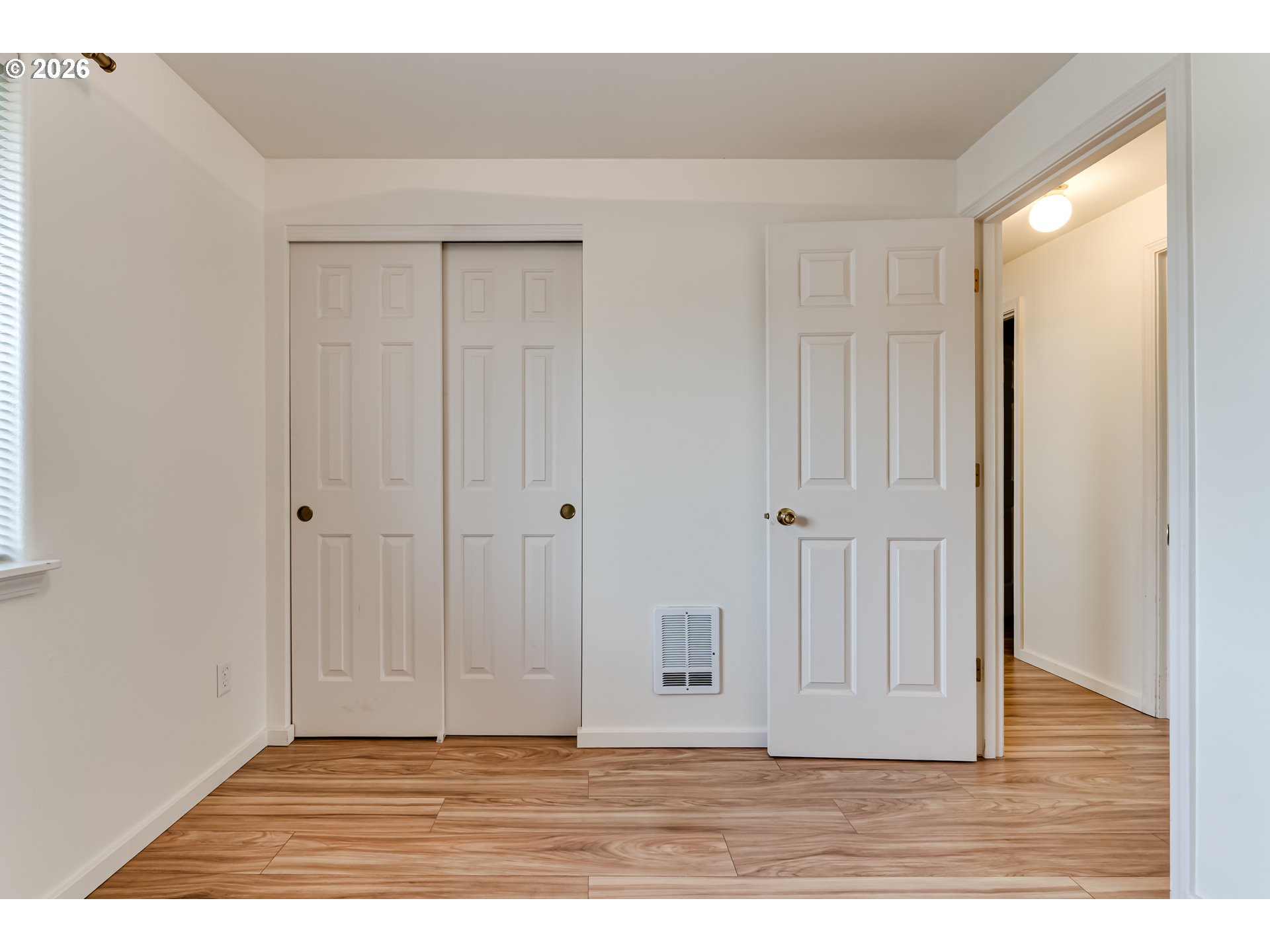 3497 Douglas Drive Springfield, OR 97478 - Photo 28 of 38 a view of wooden door