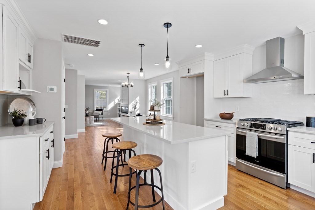 18 McDonald Road Wilmington, MA 01887 - Photo 5 of 26 Gallery Image 5