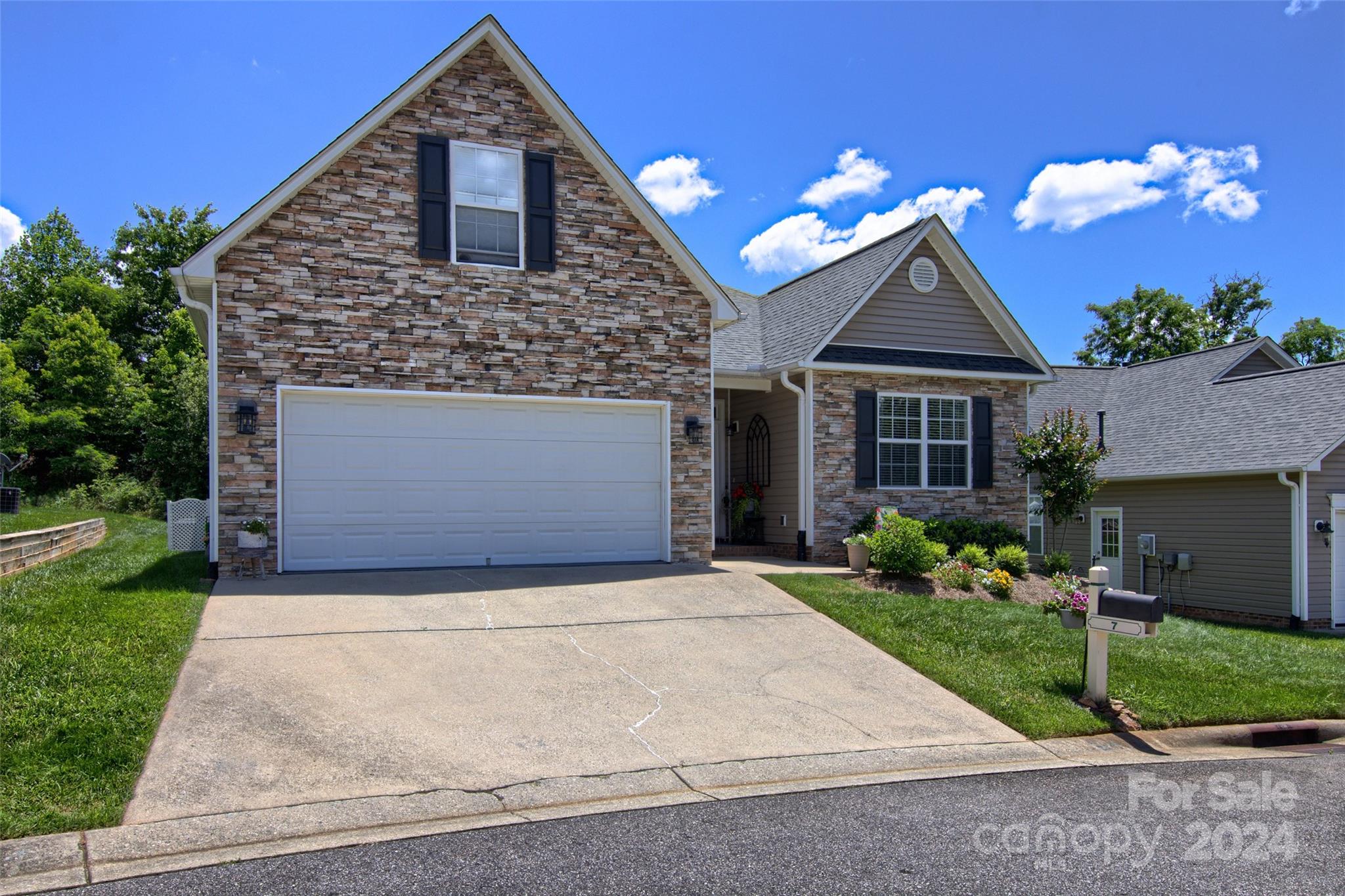 7 Summer Meadow Road Arden, NC 28704 - Photo 1 of 27 Gallery Image 1