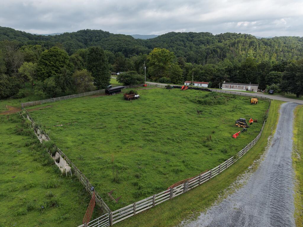 458 Shale Bank Road Marion, VA 24354 - Photo 5 of 115 Gallery Image 5
