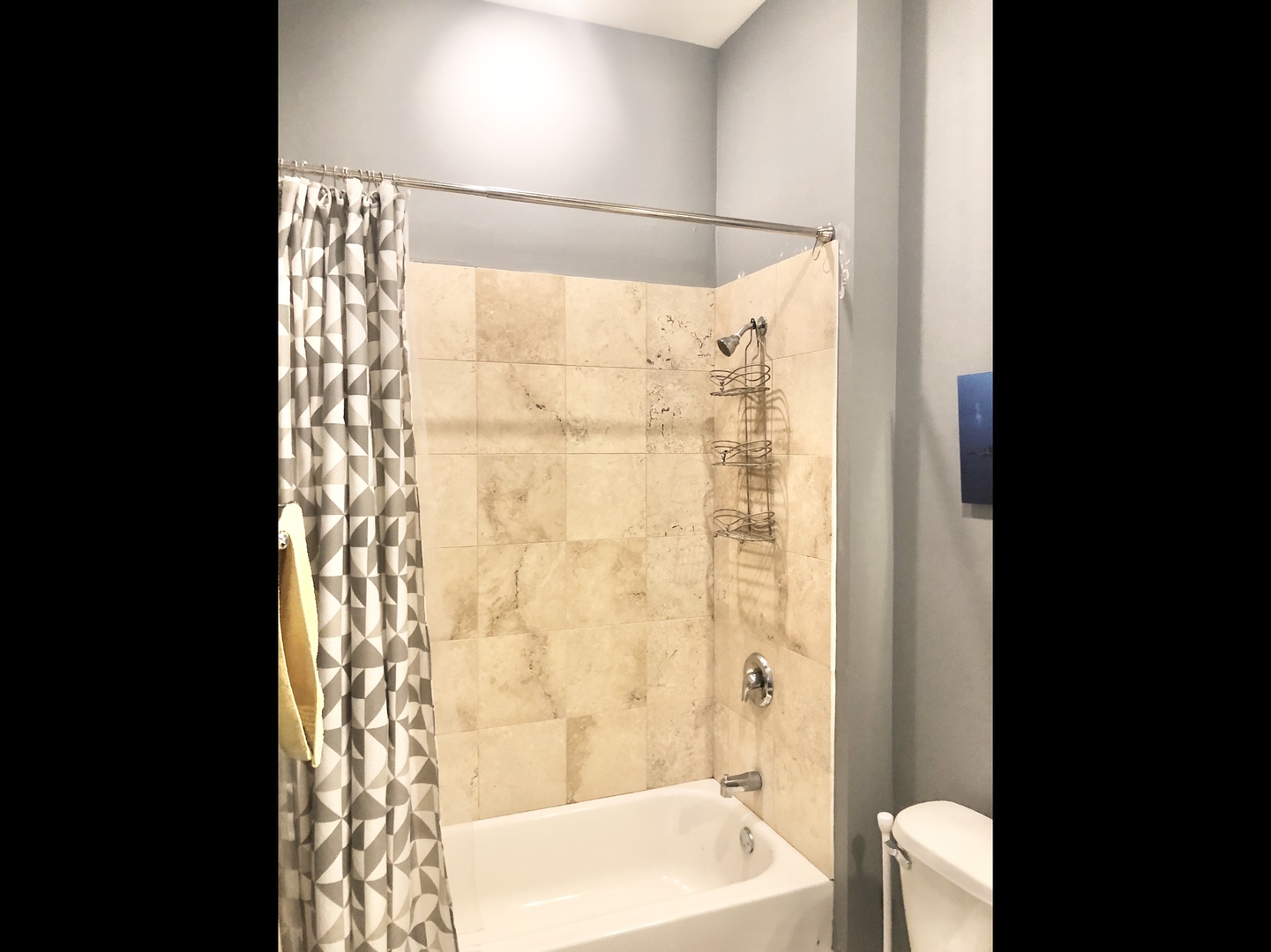 3300 West Irving Park Road, Unit H5 Chicago, IL 60618 - Photo 19 of 21 a bathroom with a bathtub and a toilet
