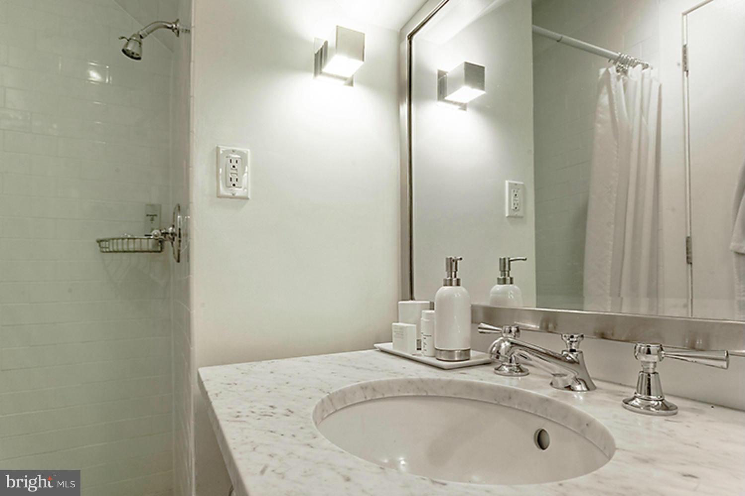 2814 Upton Street Northwest Washington, DC 20008 - Photo 20 of 30 Bath