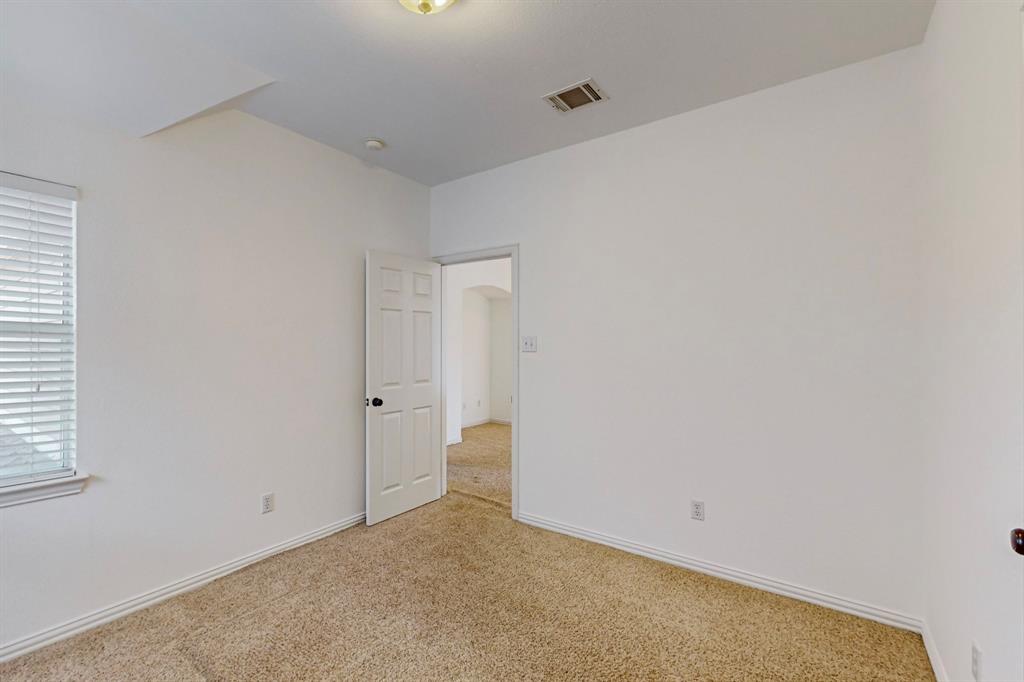 8609 Rugby Road Irving, TX 75063 - Photo 27 of 37