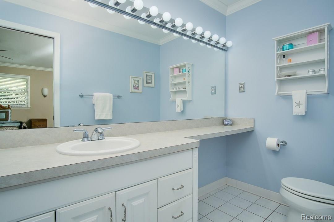 178 Coachlamp Road Rochester, MI 48306 - Photo 19 of 40 178-Coachlamp-024.jpg