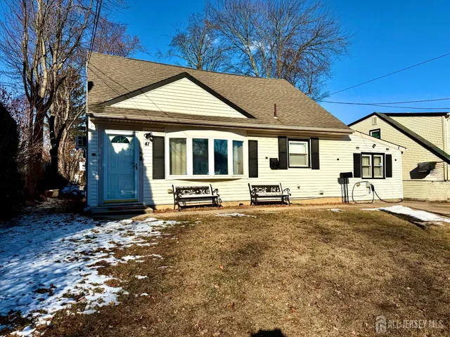 $549,000 | 41 Pinetree Drive, Sayreville, NJ 08859